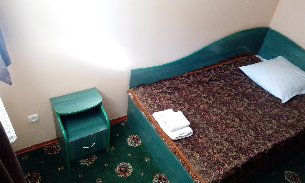 Maetok 4 Pidkovy Motel Podbereztsy Eksteriør billede